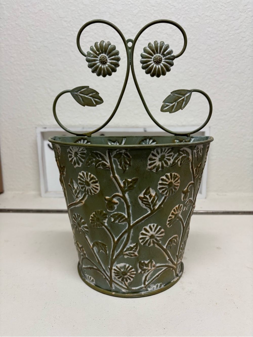 Green Floral Galvanized Metal Wall Pocket Planter